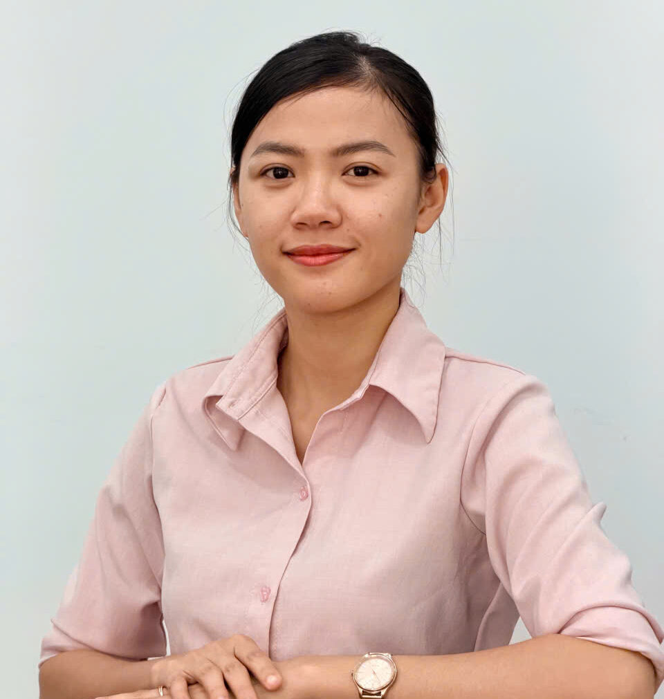 Vien Ngo (Ms. Vivian)